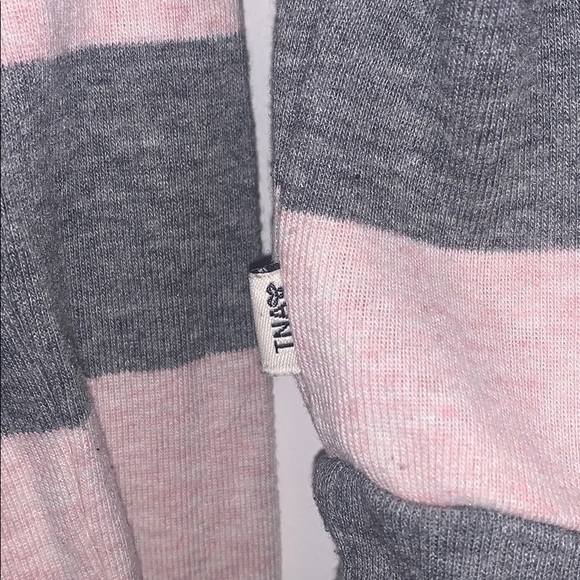 Aritzia TNA Sweater/Longsleeve - Picture 4 of 4